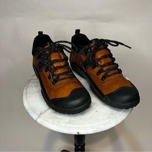 Clarks Muckers Waterproof low boots, red fox leather rubber sole hiking shoes